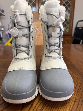 All In Motion waterproof Snow Boots. Big Kids Size 1.